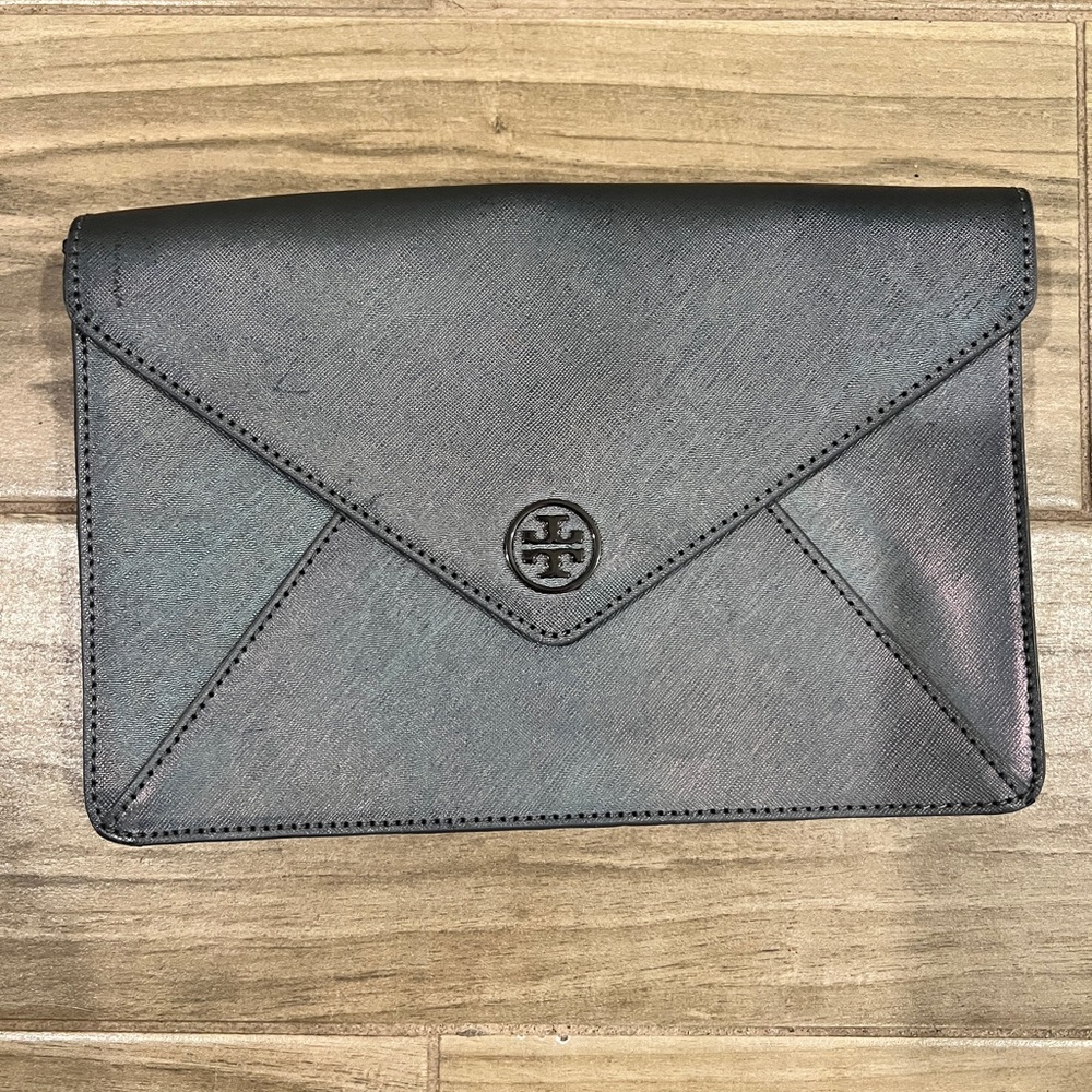 LIKE NEW. Tory Burch Pewter Envelope Clutch